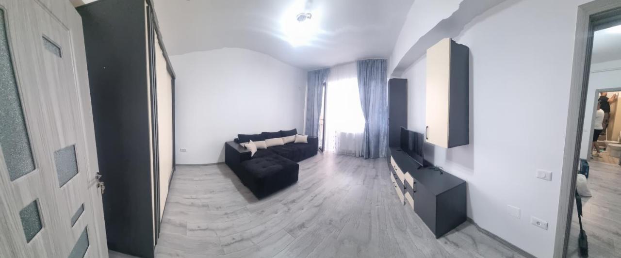 Mihaela Apartment *